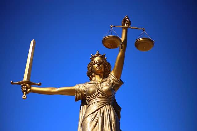 Hypotek, justice statue.